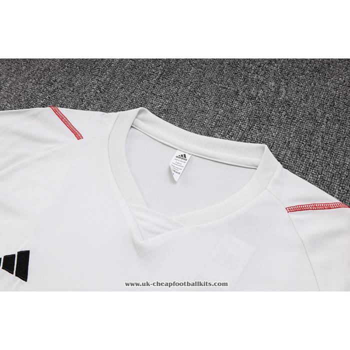 Tracksuit
 Sao Paulo 2023-2024 Short Sleeve
 Grey
 - Shorts
